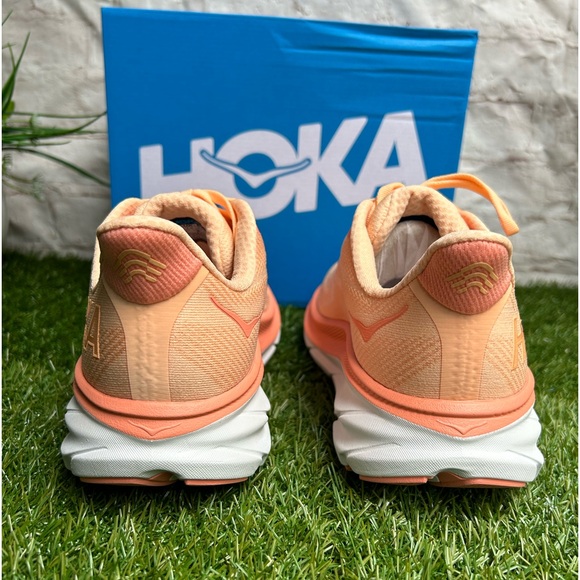 Hoka Clifton 9 Cantaloupe / White women size    10 new with box - Picture 13 of 17